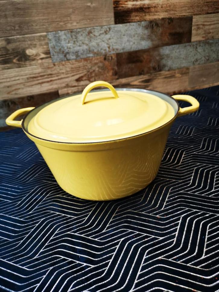 FE BELGIUM MARMITE 30, Maison & Meubles, Cuisine | Casseroles & Poêles, Enlèvement ou Envoi