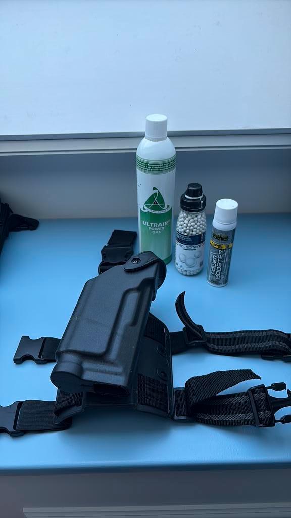 Holster rigide de cuisse Airsoft + accessoires, Sports & Fitness, Accessoires de sport de tir, Utilisé, Enlèvement ou Envoi