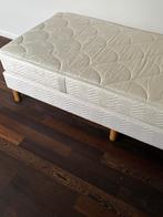 Leest een plek om te geven, Huis en Inrichting, Slaapkamer | Bedden, Ophalen, Zo goed als nieuw, Eenpersoons