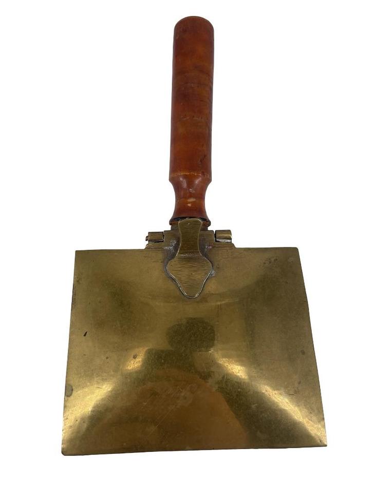 Butler van koper en hout - verzamelaar van kruimels en bille, Antiek en Kunst, Antiek | Religieuze voorwerpen, Ophalen of Verzenden