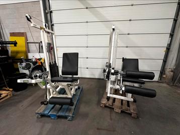 Techbogym Leg Extension, Leg Curl beschikbaar voor biedingen