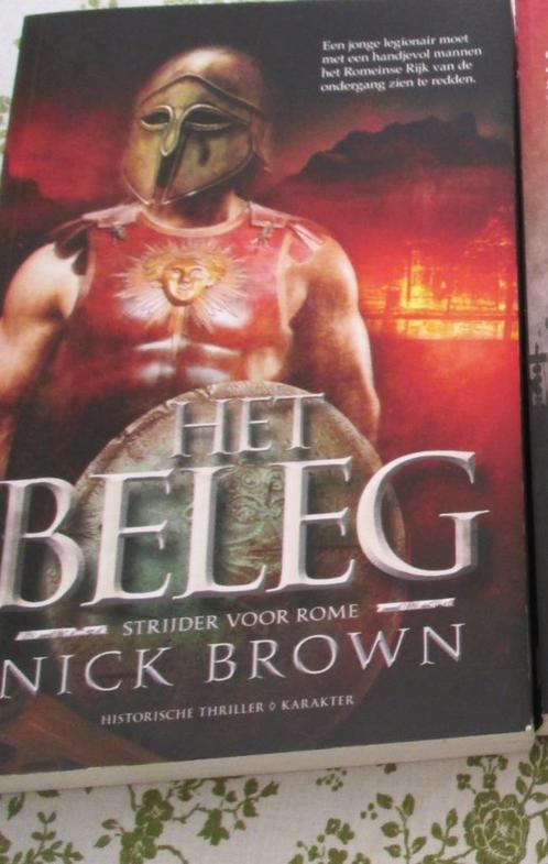 Het beleg - Nick Brown, Livres, Romans historiques, Comme neuf, Enlèvement ou Envoi