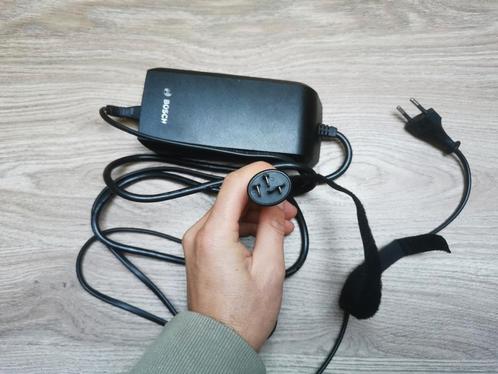 Chargeur vélo Bosch ebike, Vélos & Vélomoteurs, Accessoires vélo | Batteries de vélo, Comme neuf, Enlèvement ou Envoi