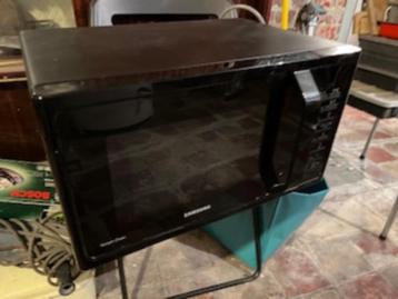 SAMSUNG Micro-ondes combiné MC28H5015AK/EF, Enlèvement, 45 à 60 cm, Croustillant, Comme neuf