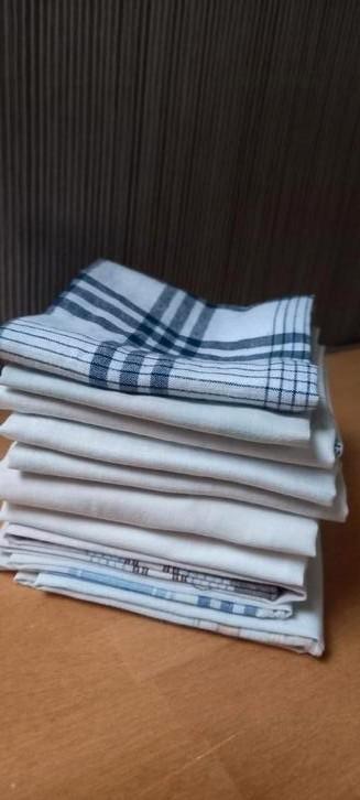 10 katoenen zakdoeken beschikbaar voor biedingen