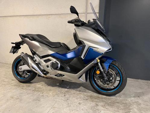 Honda Forza 750 met extra's, Motos, Motos | Honda, Entreprise, Scooter, plus de 35 kW, 2 cylindres