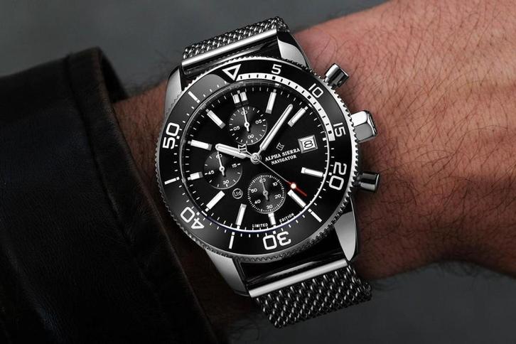 Alpha Sierra Navigator BSM01 SEIKO Nieuw t.w.v € 399-,, Bijoux, Sacs & Beauté, Montres de sport, Neuf, Noir, Enlèvement ou Envoi