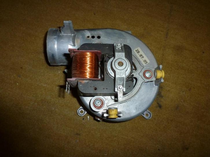 radiaal ventilator 230 V , diameter uitgang:7.5 cm , merk FI, Doe-het-zelf en Bouw, Ventilatie en Afzuiging, Gebruikt, Ventilator en Afzuiger