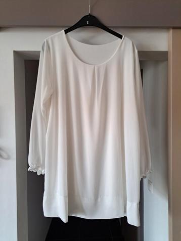 Elegant wit jurkje  M/L beschikbaar voor biedingen