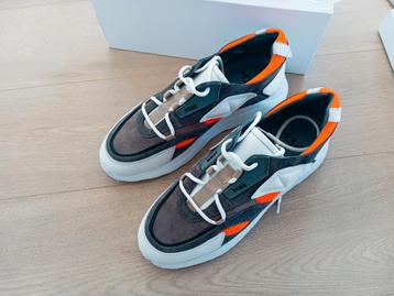 H32 design sneakers maat 43- nooit gedragen, nieuwprijs €219