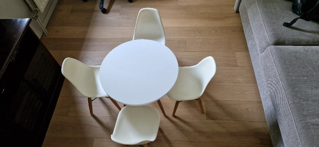 Set Speeltafel en 4 kinderstoelen model Eames DKW, Kinderen en Baby's, Kinderstoelen, Gebruikt, Overige typen, Ophalen