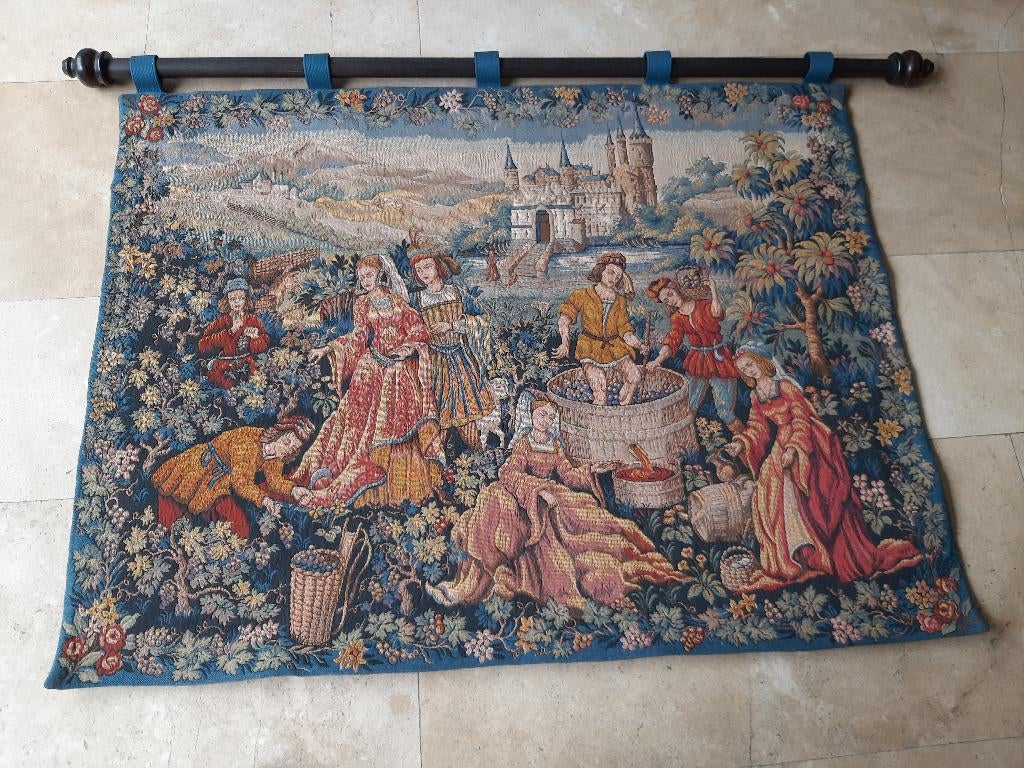 Wandtapijt: Het Lied van de Wingerd, Enlèvement