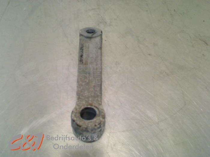 Motorsteun van een Renault Trafic, Auto-onderdelen, Ophanging en Onderstel, Renault, Gebruikt, 3 maanden garantie, Ophalen of Verzenden