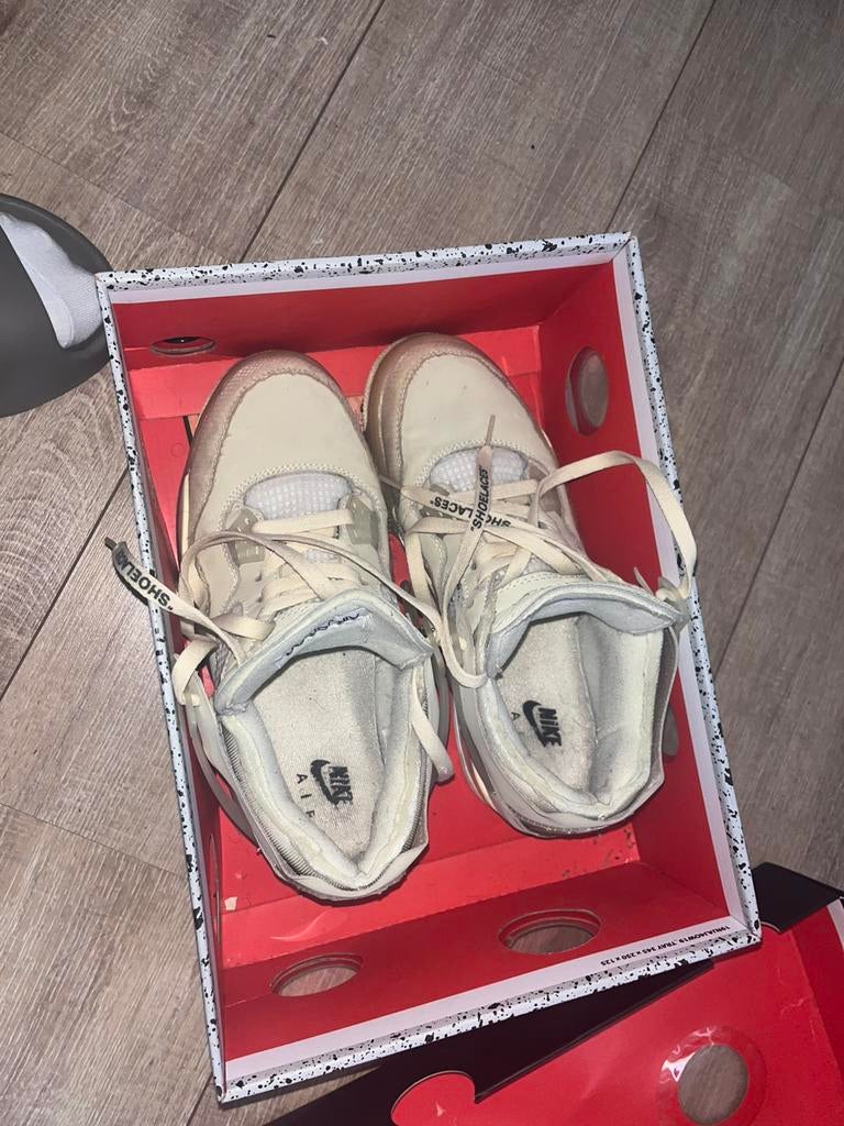 jordan retro 4, Enfants & Bébés, Vêtements de bébé | Chaussures & Chaussettes, Enlèvement ou Envoi, Comme neuf