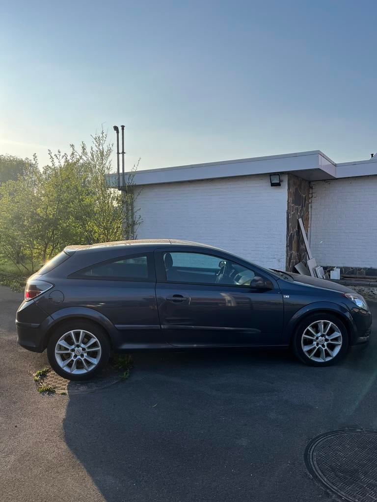 Opel Astra GTC, Auto's, Voorwielaandrijving, Stof, Zwart, 4 cilinders