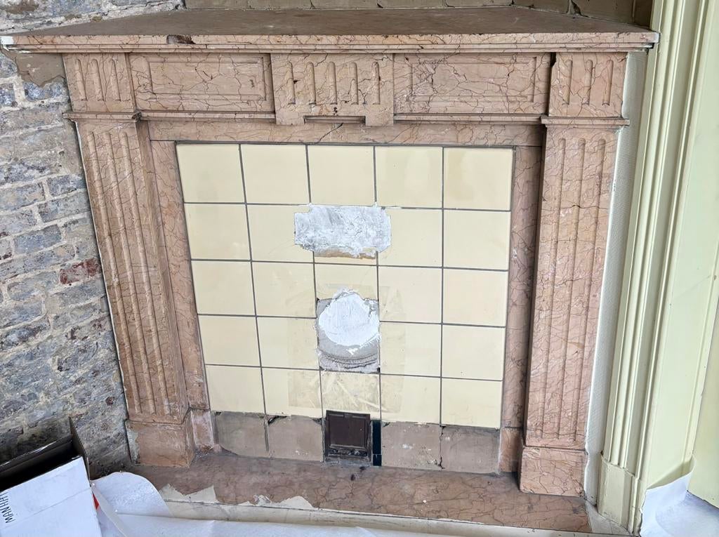 Cheminée en marbre (marbre rose belge), Enlèvement