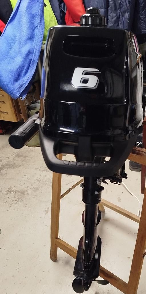 Moteur Suzuki 6 cv, Sports nautiques & Bateaux, Enlèvement, Essence, Moteur hors-bord