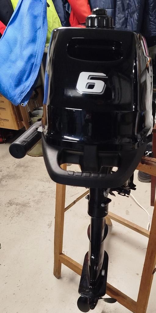 Moteur Suzuki 6 cv, Sports nautiques & Bateaux, Moteurs Hors-bord & In-bord, Essence, Moteur hors-bord, Enlèvement