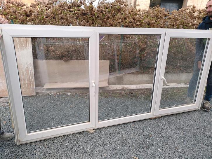 Drieluiksraam in pvc met 2 kiepramen, Bricolage & Construction, Châssis & Portes coulissantes, Enlèvement