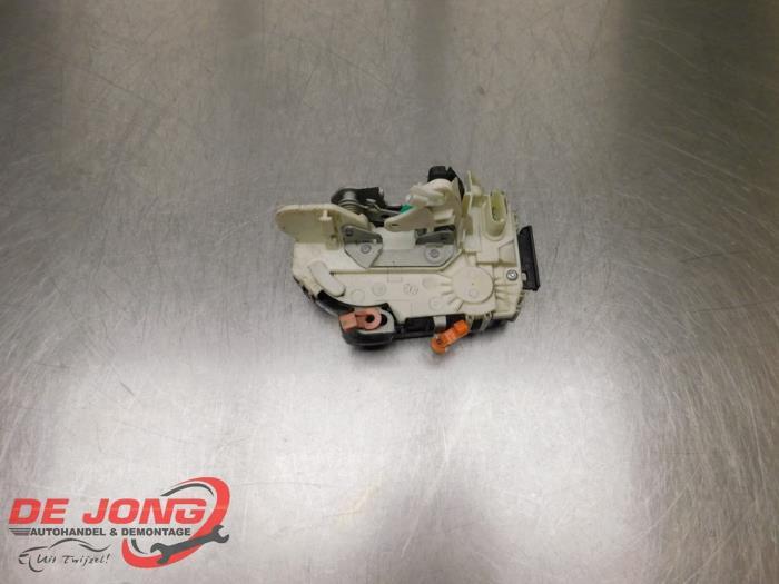 Deurslot Mechaniek 4Deurs links-voor van een Chrysler Voyage, Auto-onderdelen, Gebruikt, -, Ophalen of Verzenden, -