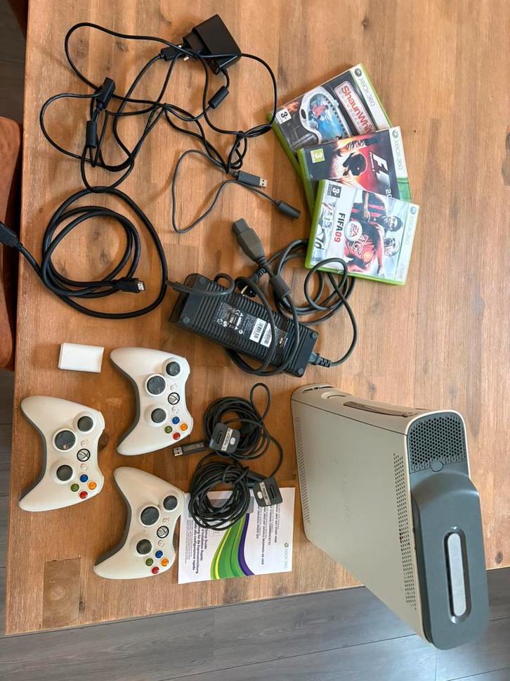 Pack console xbox 360, Consoles de jeu & Jeux vidéo, Consoles de jeu | Xbox 360, Utilisé, Avec 3 manettes ou plus, Avec jeux, Enlèvement ou Envoi