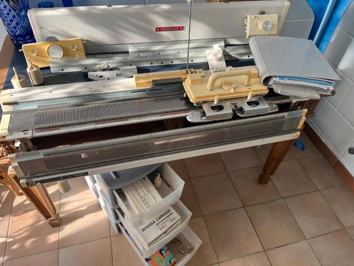 Tricoteuse Silver Reed SK280 fonture SRP60 N et chariot AG24, Hobby en Vrije tijd, Breien en Haken, Zo goed als nieuw, Breien