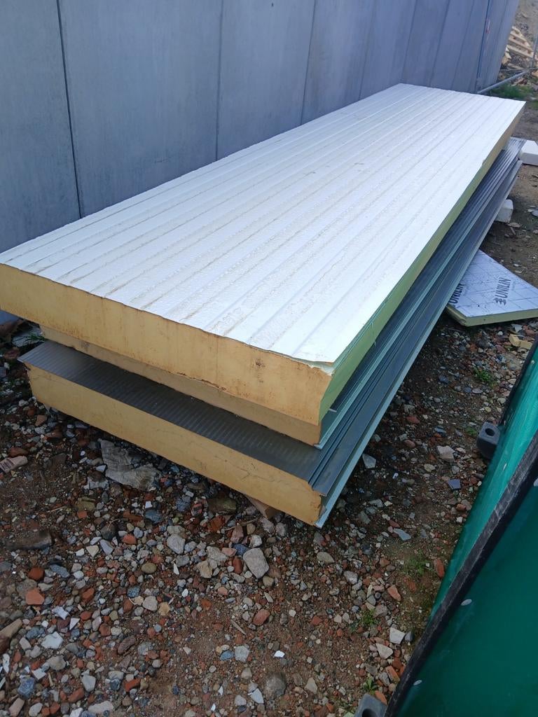 Tole isolant sur plus chantier