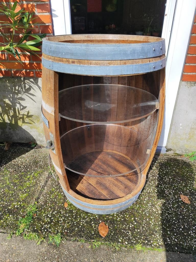 Tonneau à vin avec écailles, éventuellement comme bac à fleu, Rond, Enlèvement, Utilisé, 100 cm ou plus