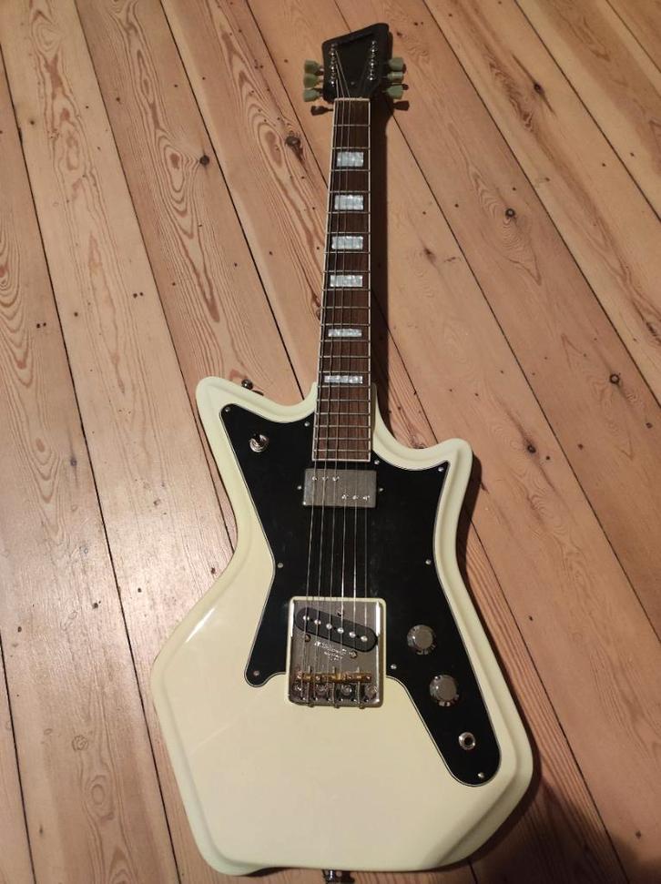 Eastwood Airline 59 2PT vintage cream, Muziek en Instrumenten, Snaarinstrumenten | Gitaren | Elektrisch, Zo goed als nieuw, Solid body