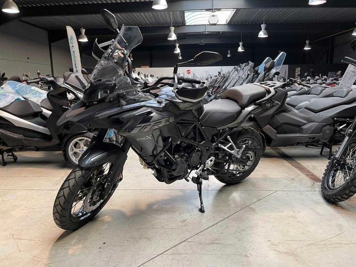 Benelli TRK 502 X [Eind .0%] [Verkoop], Motoren, Motoren | Benelli, Bedrijf, Overig, 12 t/m 35 kW, 2 cilinders, ABS, LED Verlichting