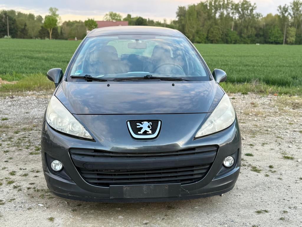 Peugeot 207 panodak diesel, Auto's, Peugeot, Particulier, Airbags, Airconditioning, Alarm, Bluetooth, Panoramadak, Trekhaak, USB