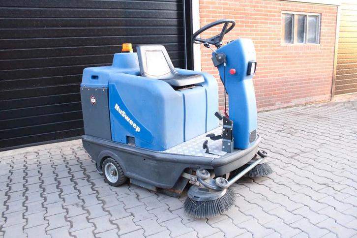 OMM ciclope 70B veegmachine elektrische accubj 2026, Zakelijke goederen, Machines en Bouw | Onderhoud en Reiniging