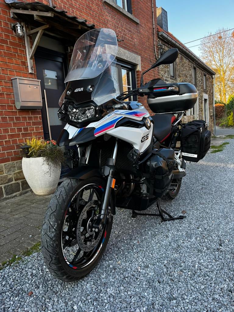 BMW F750 GS, 853 cc, 2 cilinders, Handvatverwarming, Occasion