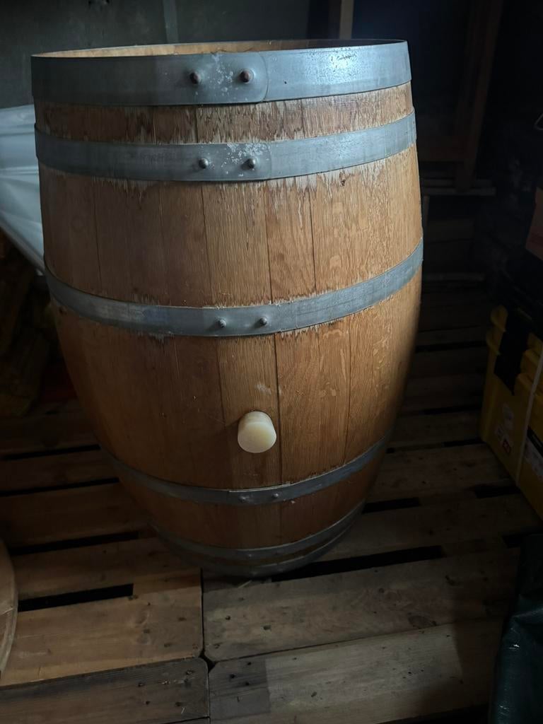 Eiken wijnvat 225l, Tuin en Terras, Ophalen, Zo goed als nieuw