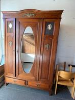 Houten kleerkast, Ophalen