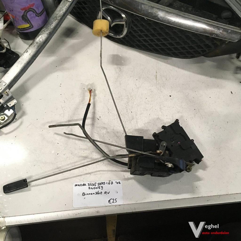 Mazda 323F 5drs 1.6 B 2002 Wagennr 2400169  Slotmechaniek Bi, Autos : Pièces & Accessoires, Carrosserie & Tôlerie, Utilisé, Enlèvement ou Envoi