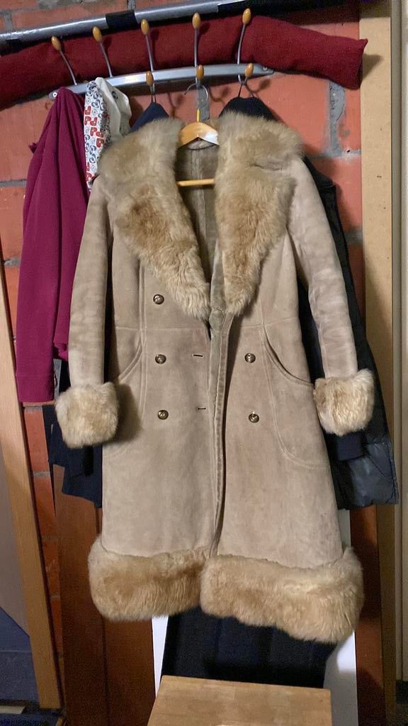 Real Mouton revient en taille 36, Vêtements | Femmes, Enlèvement, Comme neuf, Taille 36 (S)