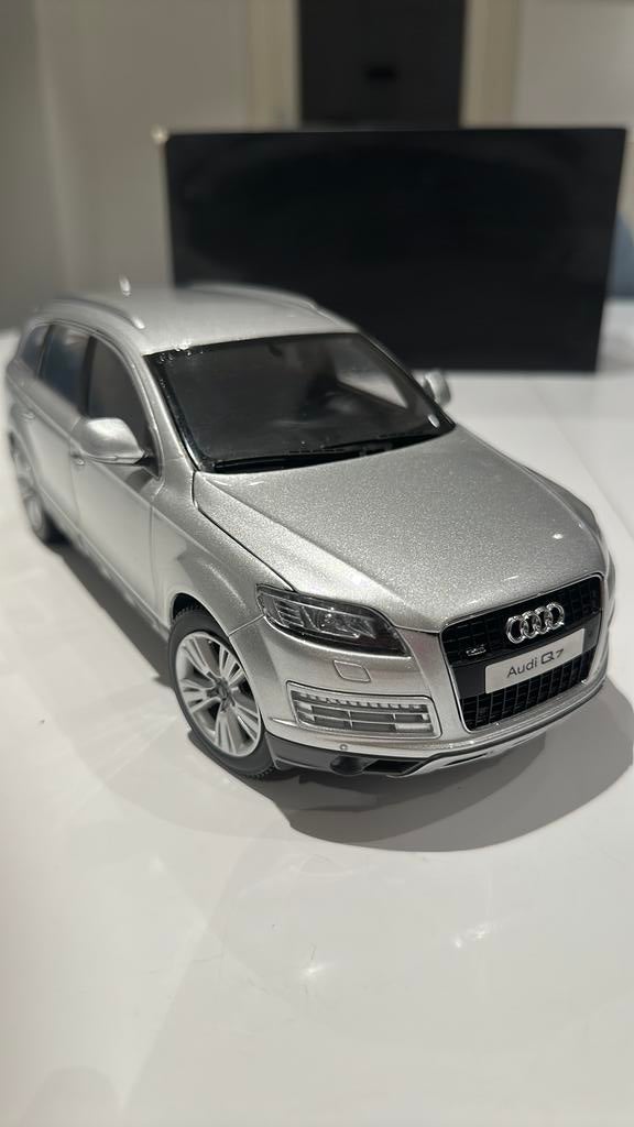 AUDI Q7 V8 4.2 FSI 1/18 Kyosho nieuwstaat, Hobby en Vrije tijd, Modelauto's | 1:18, Ophalen of Verzenden, Nieuw, Auto, Kyosho