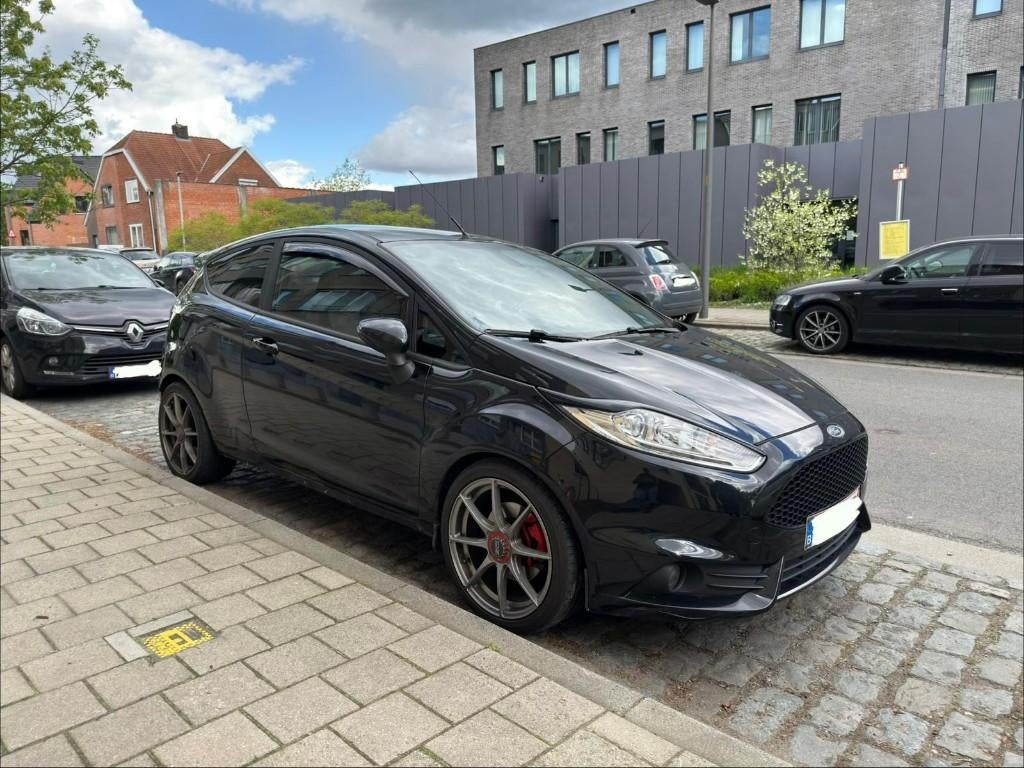 Ford Fiesta ST2 - 12000KM, Voorwielaandrijving, Euro 6, 4 cilinders, Leder en Stof