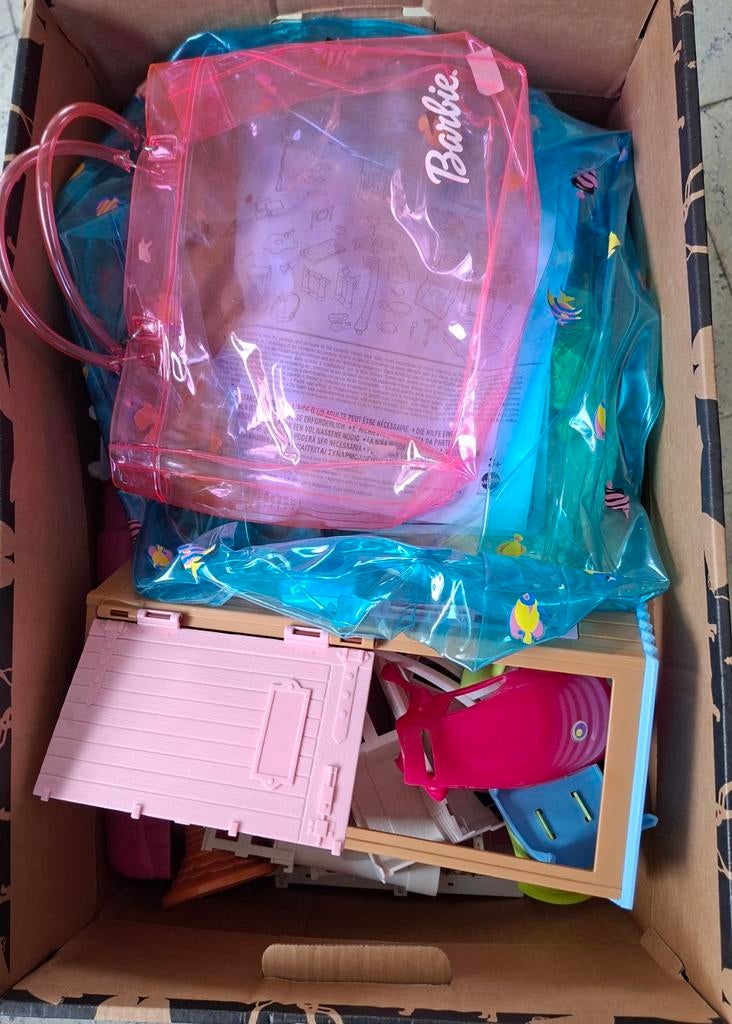 Barbie - volledige doos, Enlèvement, Barbie
