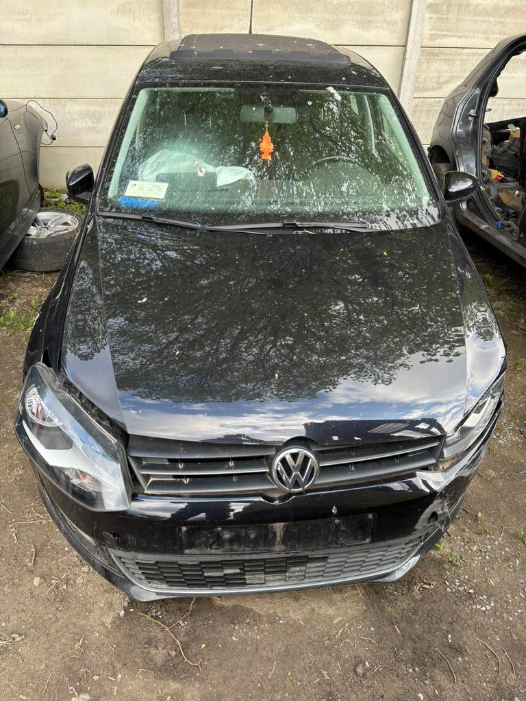 VW POLO 6R 1400cc benzine 2010 beschadigd, Auto's, Volkswagen, Euro 5, Diesel, 5 deurs, Particulier