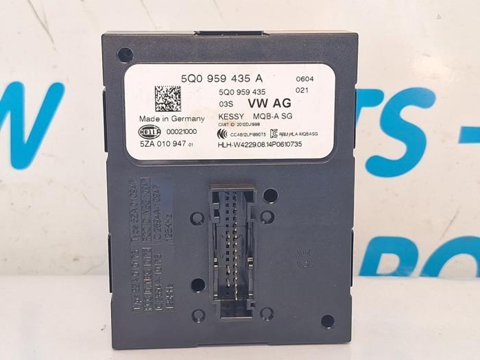 Module keyless vehicle van een Volkswagen Golf, Auto-onderdelen, Elektronica en Kabels, Volkswagen, Gebruikt, 3 maanden garantie