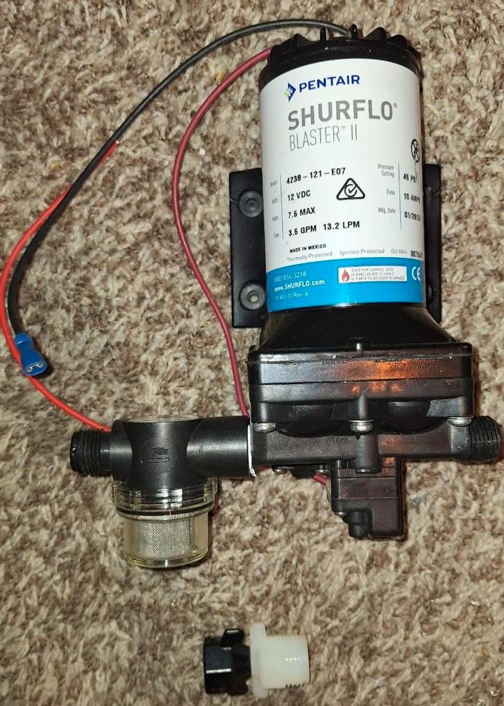 Shurflo Blaster II 12V Dekpomp 13 liter/min NIEUW MET Filter, Caravans en Kamperen, Caravanaccessoires, Nieuw, Ophalen