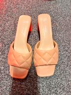 Schoenen, Kleding | Dames, Schoenen, Beige, Overige typen, Ophalen of Verzenden, Gedragen