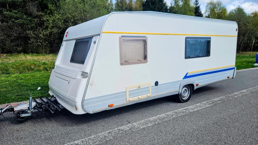 Caravane Bürstner Ventana 550 TK, Caravanes & Camping, Caravanes, Particulier, jusqu'à 6, 1250 - 1500 kg, Bürstner, 2 lits séparés