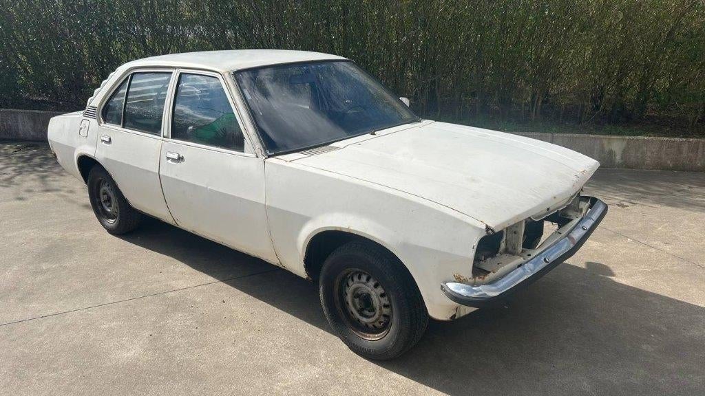 2x Opel Ascona 2.0 met tal van extra onderdelen, Auto's, Opel, 4 deurs, Achterwielaandrijving, Handgeschakeld, Particulier