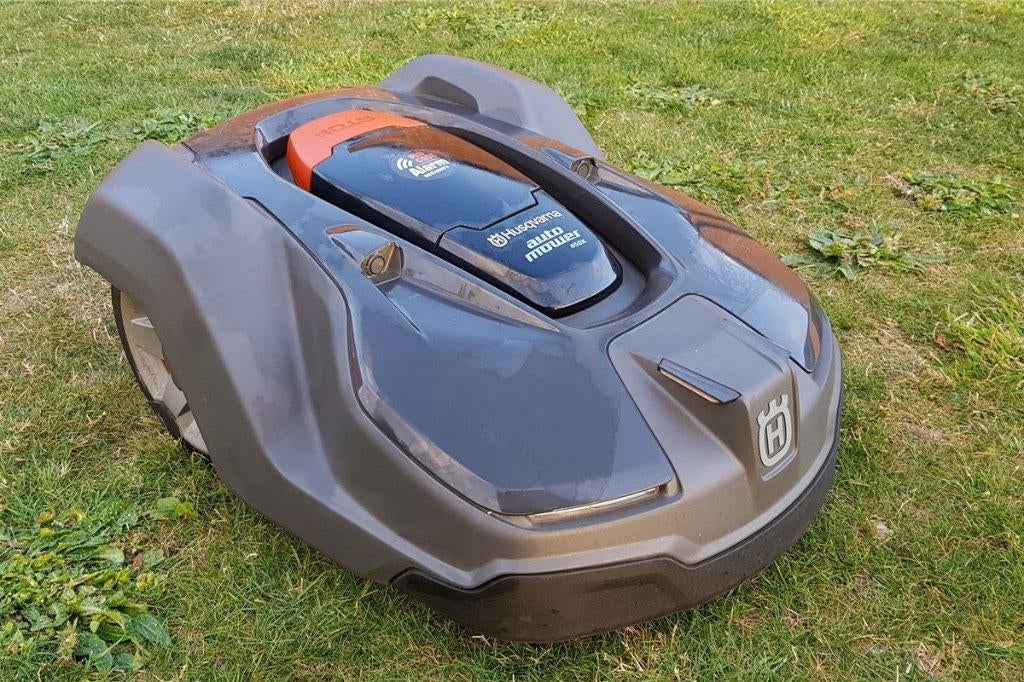 Husqvarna 450x, Tuin en Terras, Robotmaaiers, Gebruikt, 20 tot 25 cm, Bestuurbaar via app, Ophalen