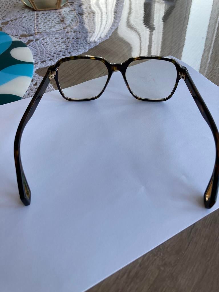 Monture Gucci, Enlèvement, Comme neuf