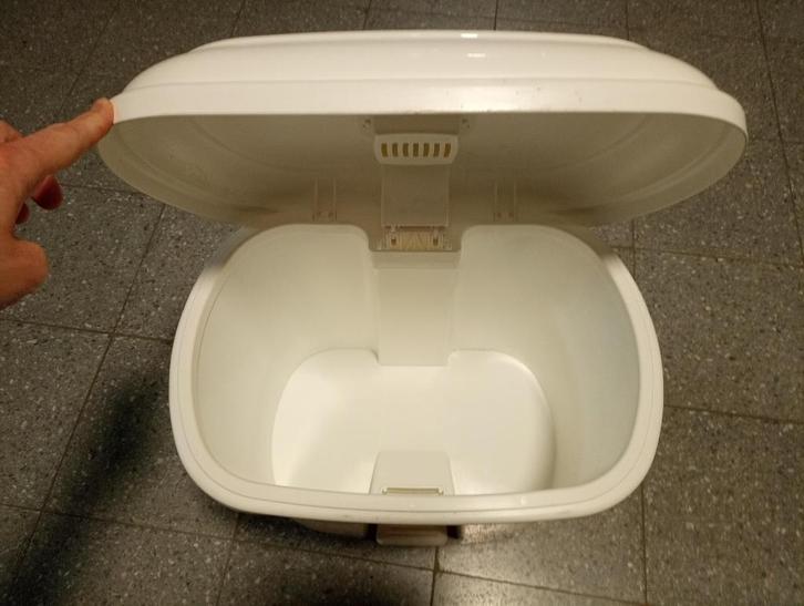 80 poubelles plastiques, Maison & Meubles, Accessoires pour la Maison | Poubelles, Utilisé, Synthétique, Moins de 50 cm, 10 à 20 litres