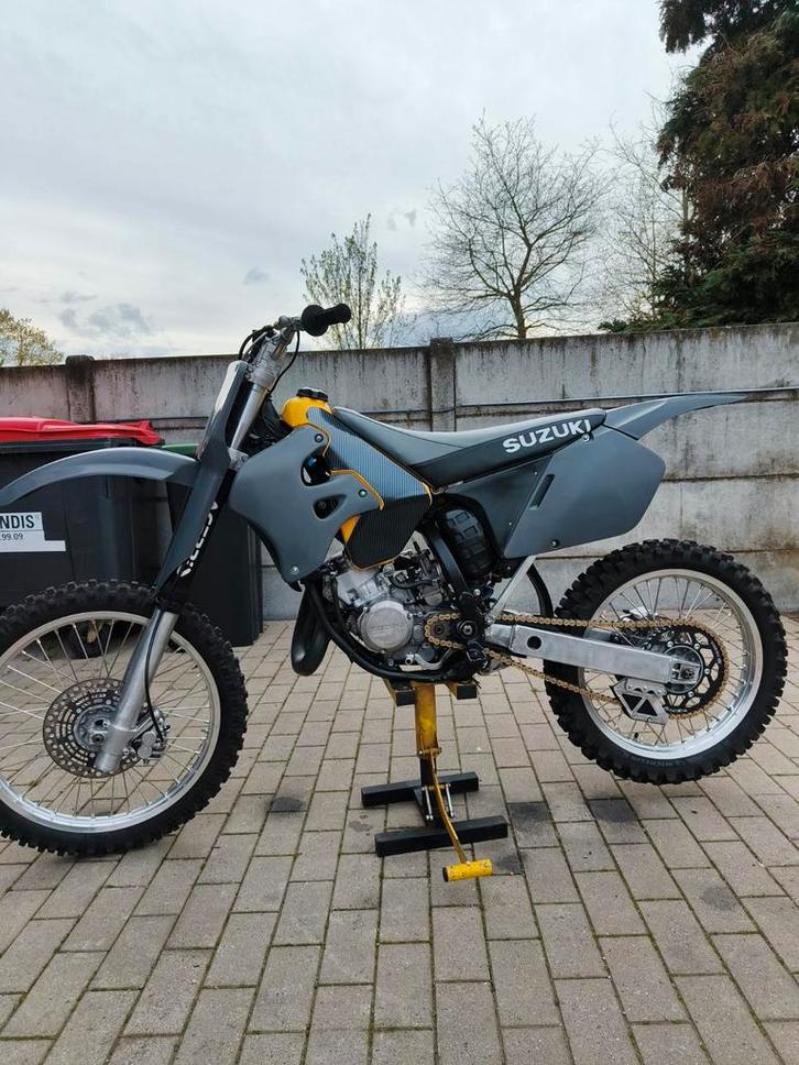 Suzuki rm 125 cc 1996, Vélos & Vélomoteurs, Cyclomoteurs | Cyclomoteurs de cross, Comme neuf, Suzuki, Enlèvement